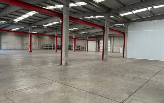 Armazém em Vila do Conde com áreas entre 600 e 5.200 m²