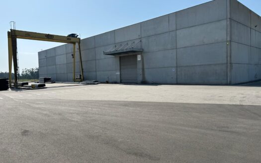 Armazém em Vila do Conde com áreas entre 600 e 5.200 m²